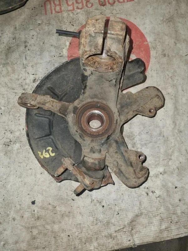 Кулак Volkswagen Polo 2012 6R1