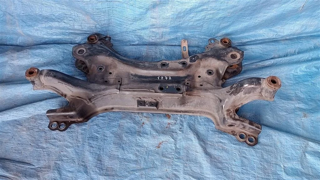 Б.у. балка под двс TOYOTA AVENSIS ZRT270 TOYOTA AVENSIS ZRT270