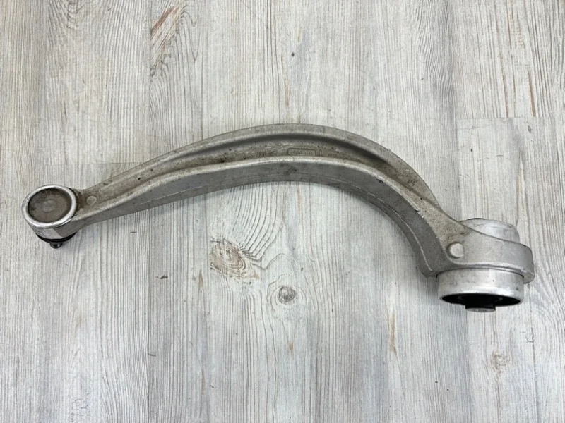 Рычаг подвески направляющий Audi Q7 2015- 4M