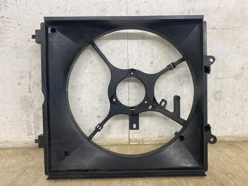 ДИФФУЗОР РАДИАТОРА ДВИГАТЕЛЯ Mitsubishi Lancer 9 2000 2001 2002 2003 2004 2005 2006 2007 2008 2009 MR497770 CS9A 4G63