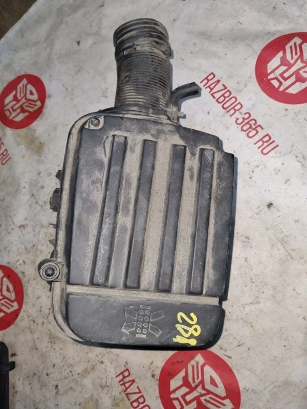 Корпус воздушного фильтра Volkswagen Jetta 2009 1K2