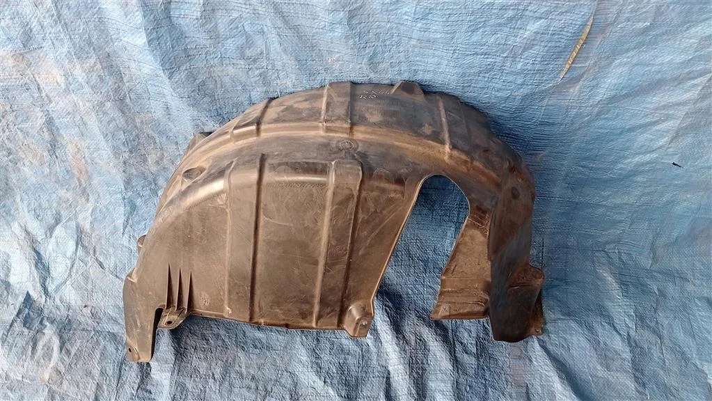 Б.у. подкрылок SUZUKI SX4 YA11S SUZUKI SX4 YA11S