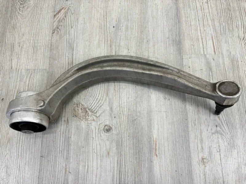 Рычаг подвески направляющий Audi Q7 2015- 4M