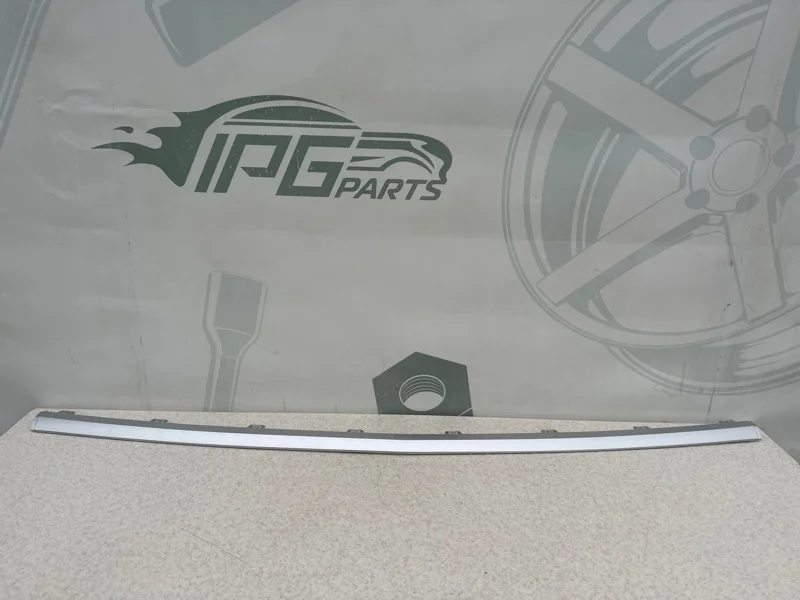 Молдинг переднего бампера центральный Mercedes-benz GLC X253