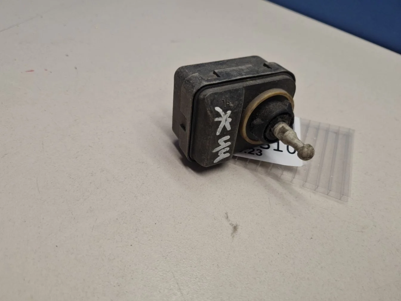 Моторчик корректора фары для Nissan Note E11 2005-2013