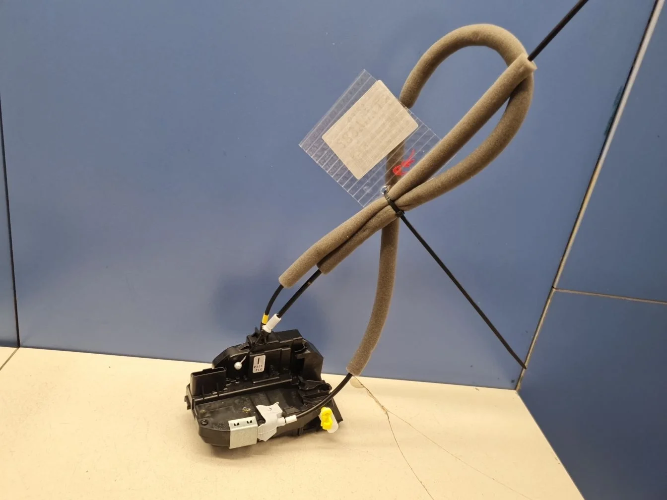 Замок двери передней левой для Nissan Qashqai J11E 2014-