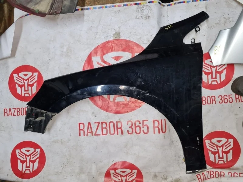Крыло Volvo v40