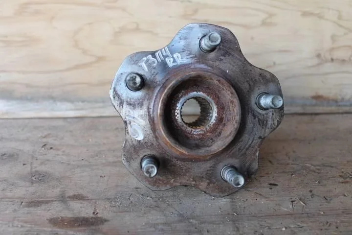 Б.у. ступица NISSAN X-TRAIL T31 NISSAN X-TRAIL T31