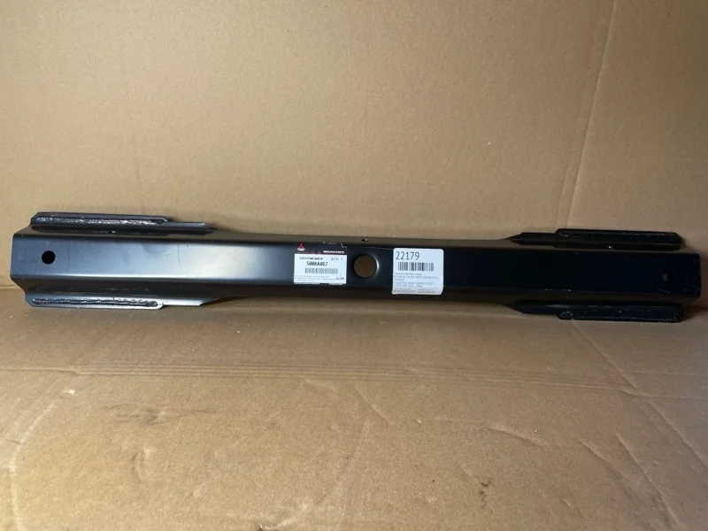 Усилитель бампера Mitsubishi Pajero Sport 2 2008 2009 2010 2011 2012 2013 2014 2015 5000A067 KH4W 4D56, передний