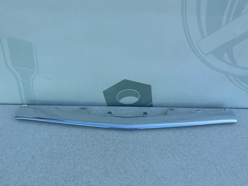 Молдинг переднего бампера центральный Mercedes-benz W212