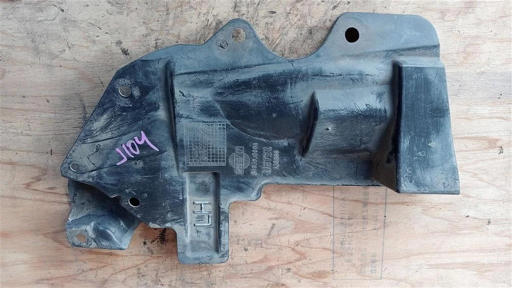 Б.у. пыльник двигателя NISSAN QASHQAI J10 NISSAN QASHQAI J10