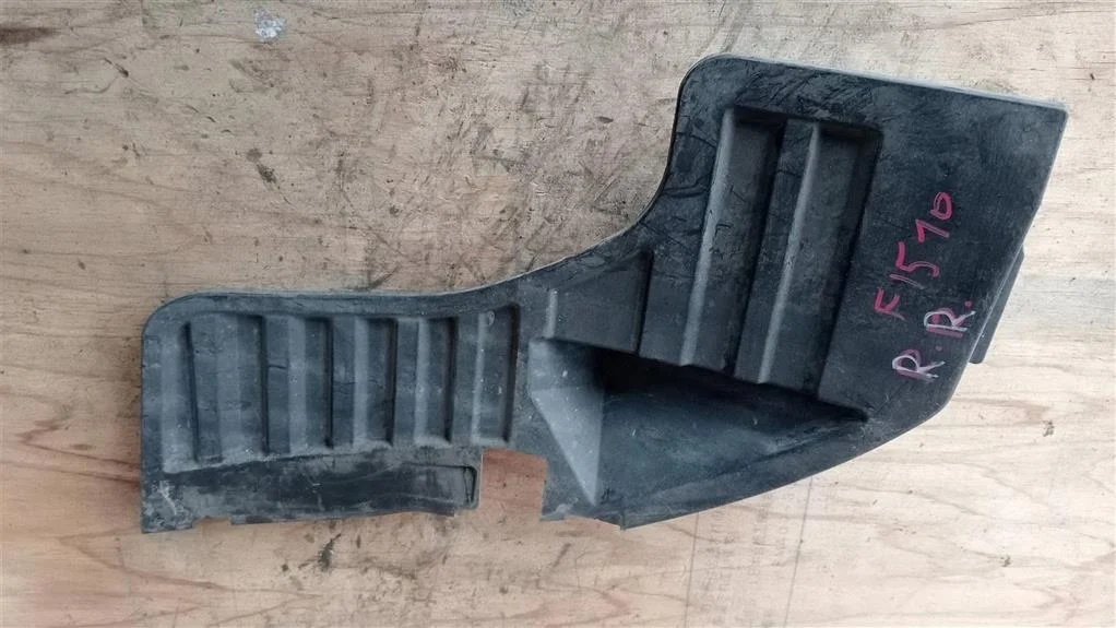 Б.у. пыльник бампера NISSAN JUKE F15E NISSAN JUKE F15E