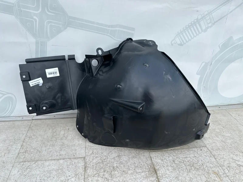 Подкрылок передний правый задняя часть Mercedes-benz W221