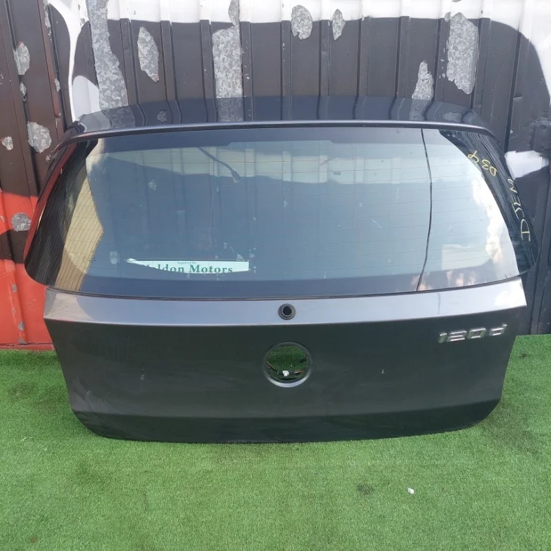 Крышка багажника BMW E81