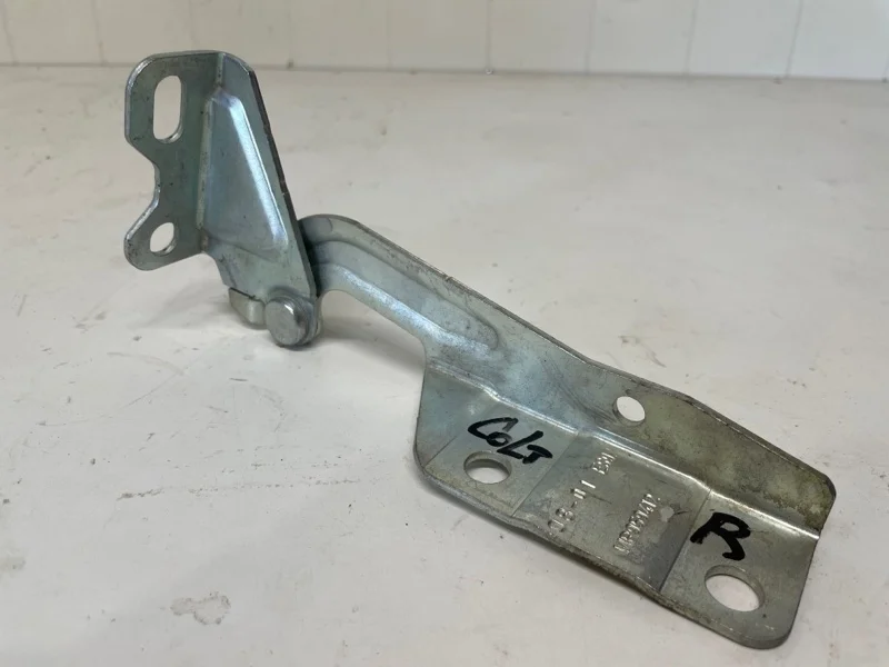 Петля капота MITSUBISHI COLT 2004 2005 2006 2007 2008 2009 MR959412 Z32A 3A91, правая