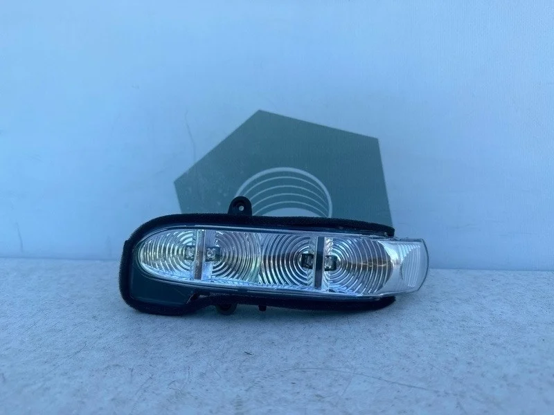 Повторитель зеркало левый Mercedes-benz W203