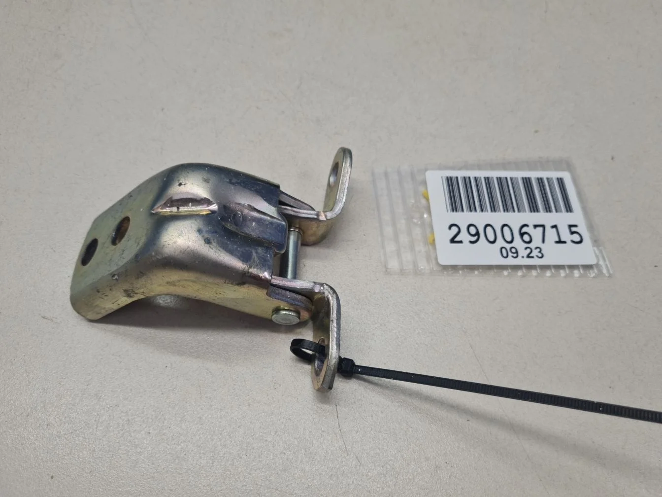 Петля двери для Nissan Juke 2010-2019