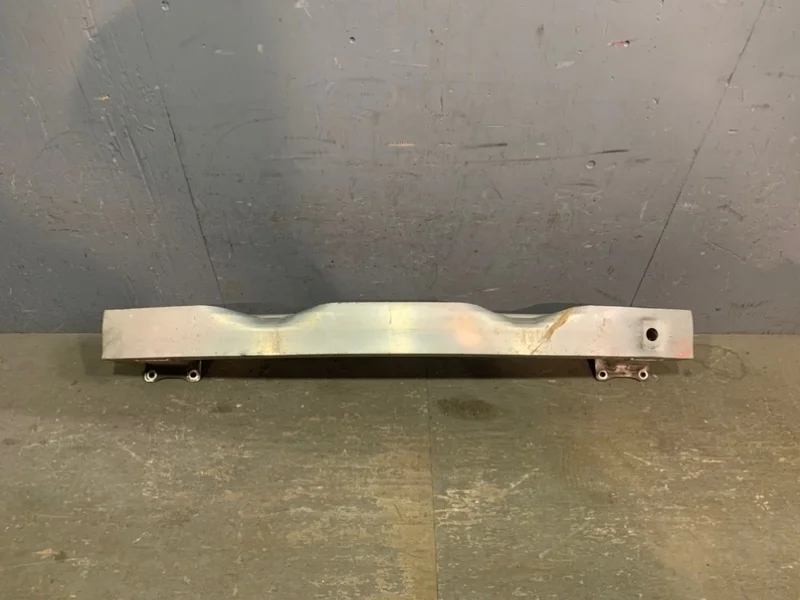 Усилитель бампера Audi A6 C7