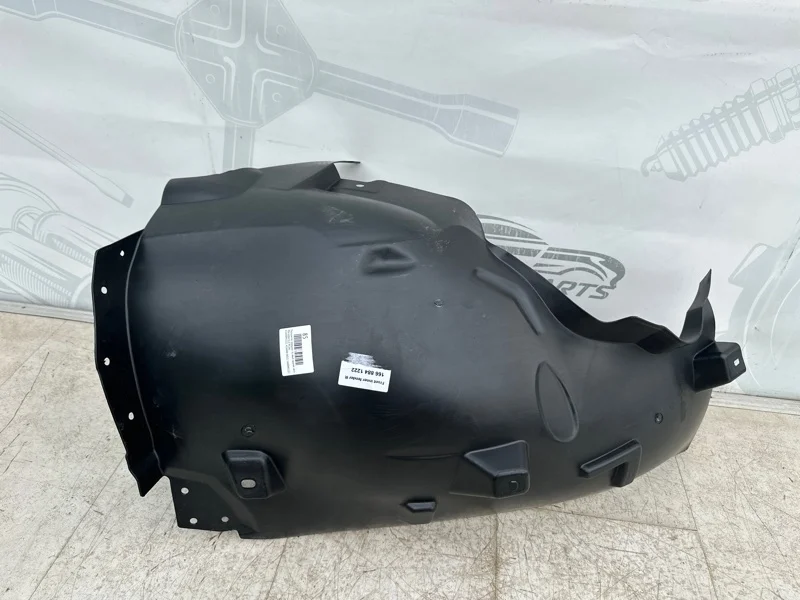 Подкрылок передний правый задняя часть Mercedes-benz ML W166