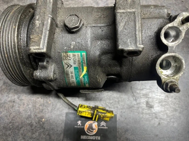 Компрессор кондиционера Peugeot 206 9646273880 1.6