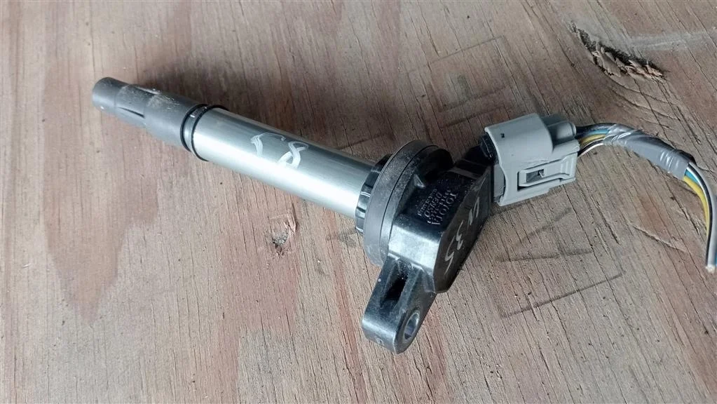 Б.у. катушка зажигания TOYOTA PRIUS ZVW30 TOYOTA PRIUS ZVW30