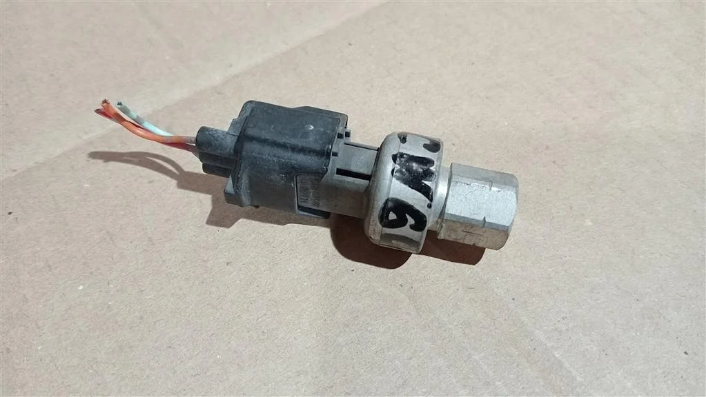Б.у. датчик давления кондиционера MITSUBISHI OUTLANDER XL CW6W MITSUBISHI OUTLANDER XL CW6W