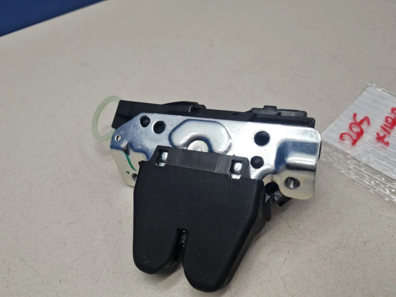 Замок багажника для Mercedes C-klasse W205 2014-