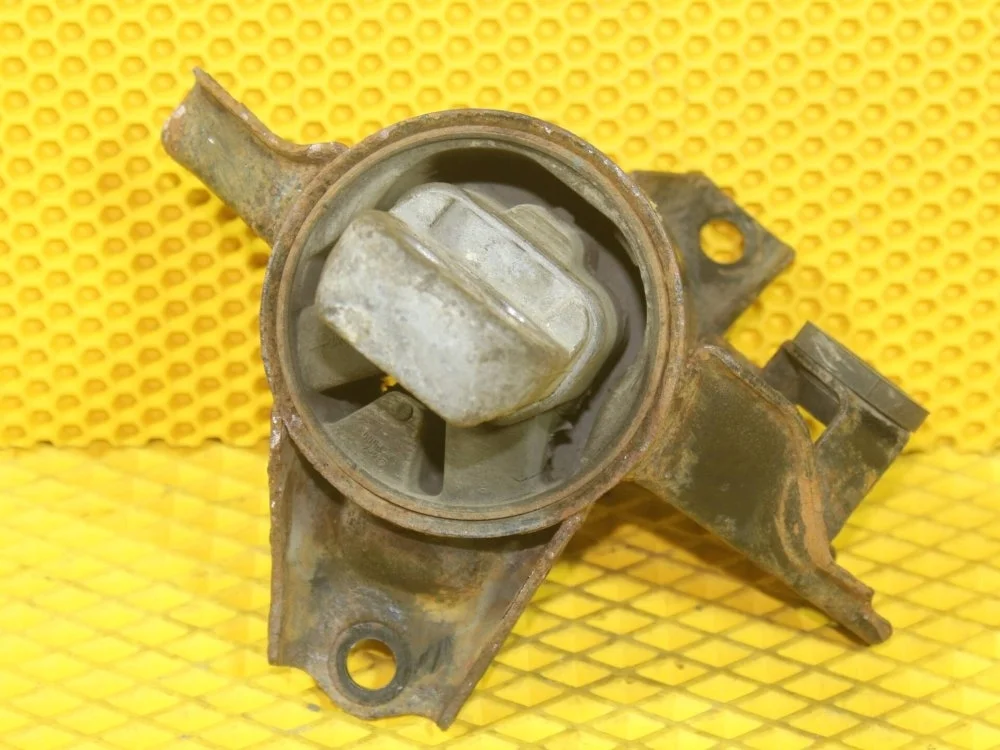 Опора двигателя KIA CEED 2010 21830A5000 G4FC, левая