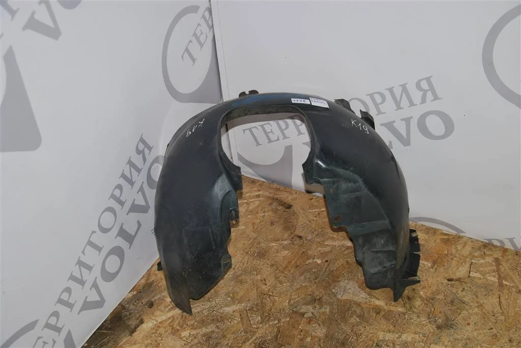 Подкрылок передний левый