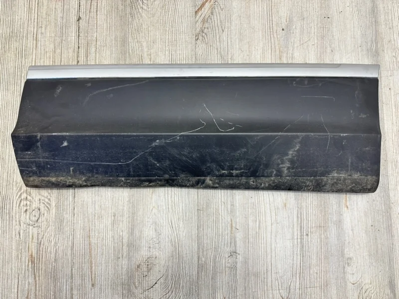 Молдинг двери VW Tiguan 2 2016- AD1