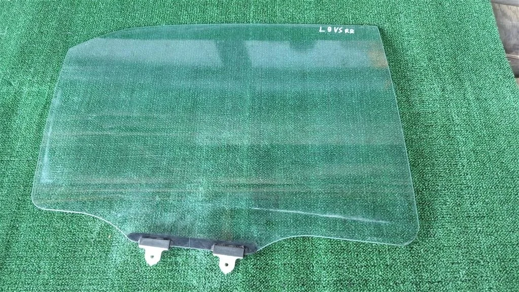 Б.у. стекло двери MITSUBISHI LANCER CS3A MITSUBISHI LANCER CS3A