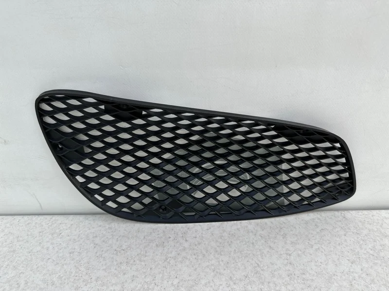 Решетка переднего бампера левая Mercedes-benz W212