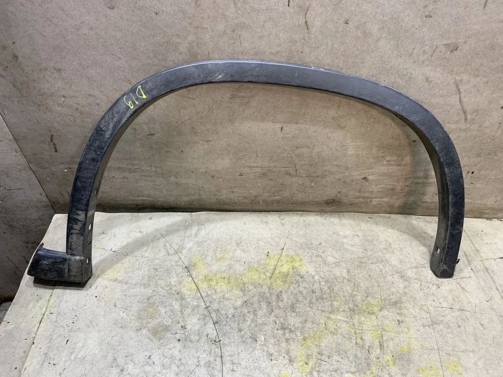 Накладка переднего правого  крыла Nissan X-Trai T31