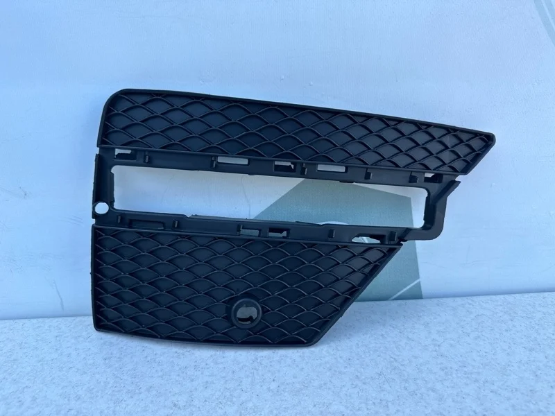 Решетка переднего бампера правая Mercedes-benz W166