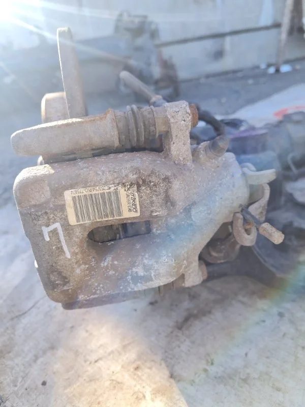 Суппорт trw Peugeot 208 2015 CC