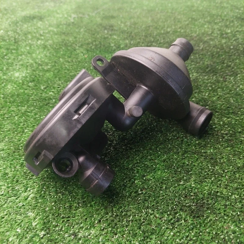 Клапан квкг BMW 330ci 2004 E46