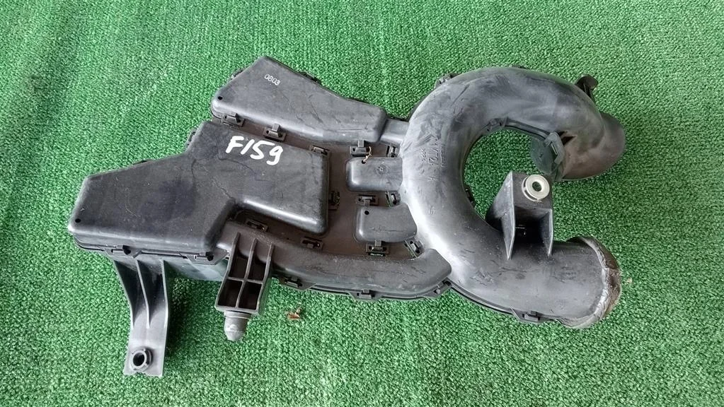 Б.у. резонатор воздушного фильтра NISSAN JUKE F15E NISSAN JUKE F15E