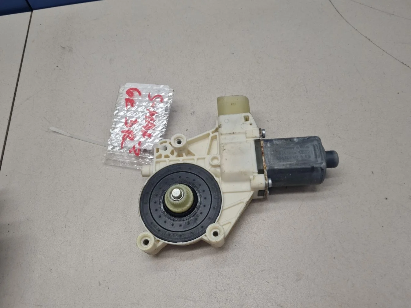 Моторчик стеклоподъёмника задний правый для Ford S-MAX 2006-2015