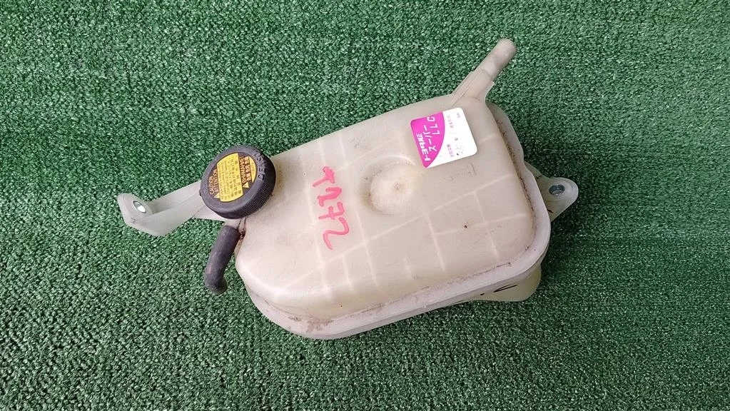 Б.у. бачок расширительный TOYOTA AVENSIS ZRT270 TOYOTA AVENSIS ZRT270