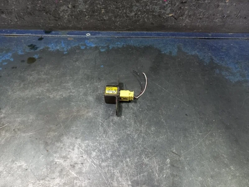 Датчик удара Mitsubishi Pajero 3 V70