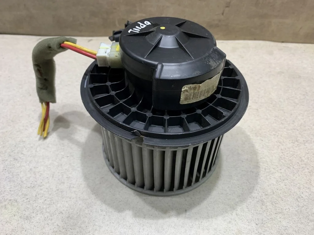 Моторчик отопителя Nissan Tiida C11 27226EE91B