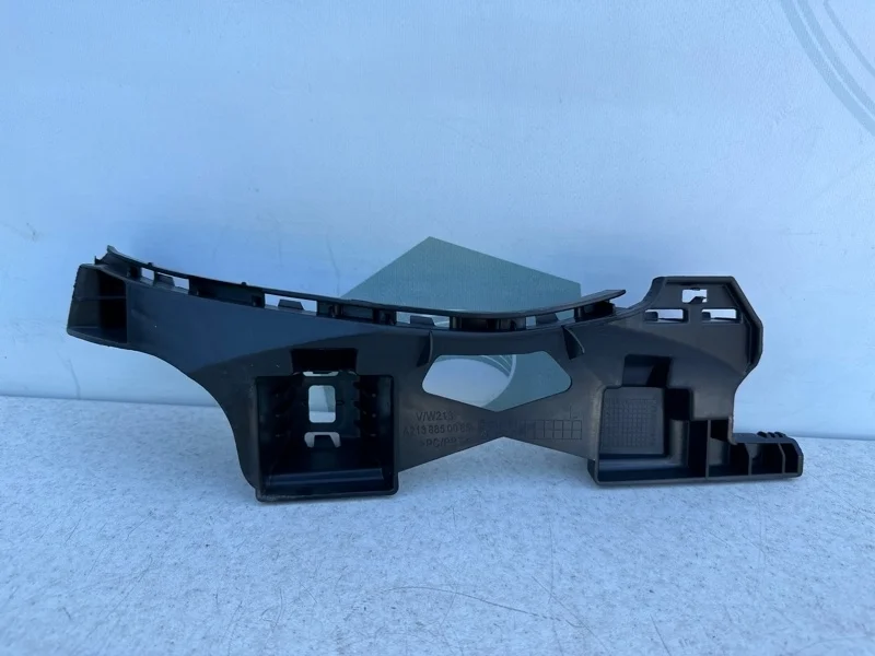 Кронштейн заднего бампера левый Mercedes-benz W213