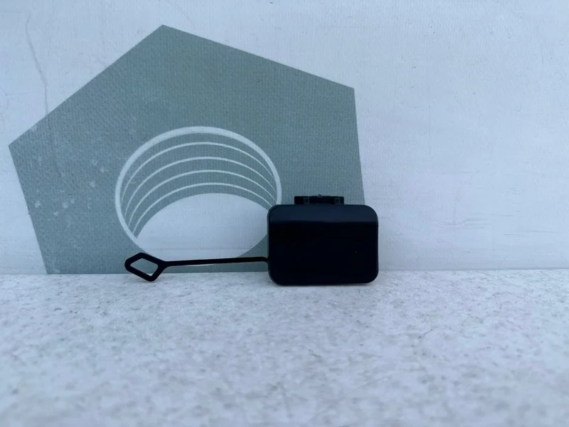 Заглушка буксировочного крюка задний бампер Mercedes-benz W212