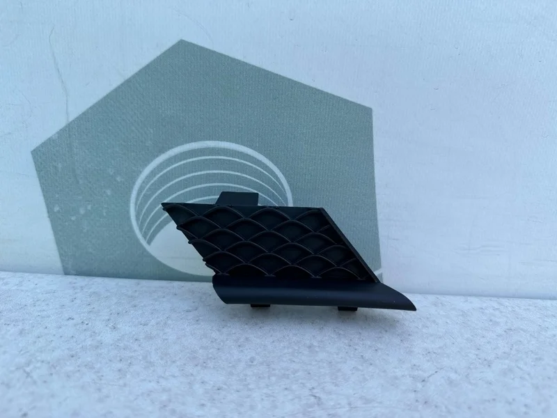 Заглушка буксировочного крюка задний бампер Mercedes-benz GL X166