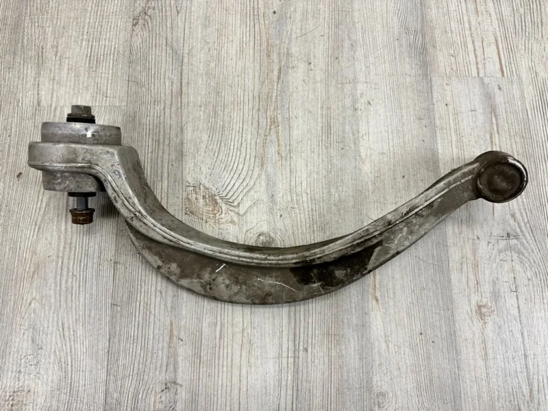 Рычаг подвески направляющий Audi A8 2010-2017 D4