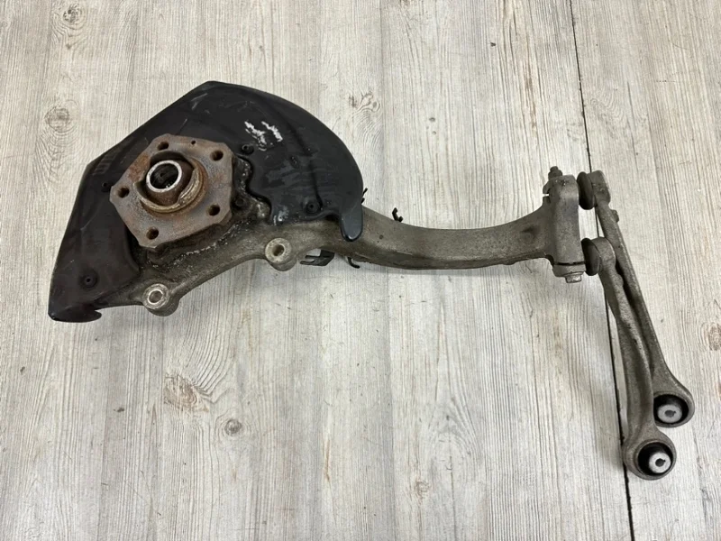 Кулак поворотный со ступицей Audi Q7 2015- 4M