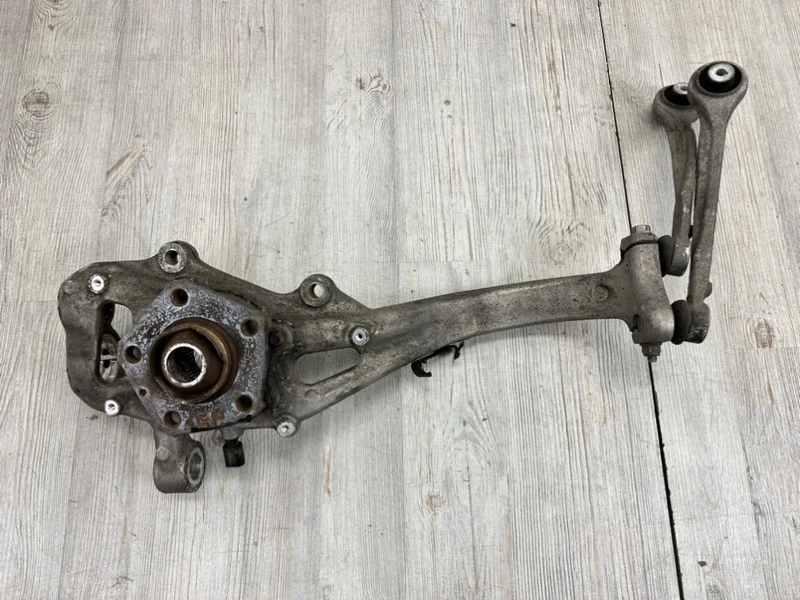 Кулак поворотный со ступицей Audi Q7 2015- 4M