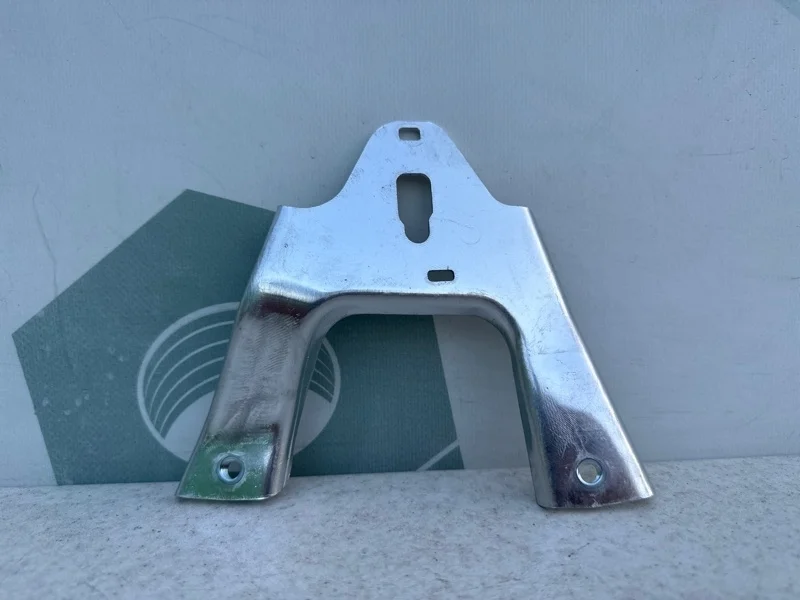 Распорка левая нижняя Mercedes-benz W205