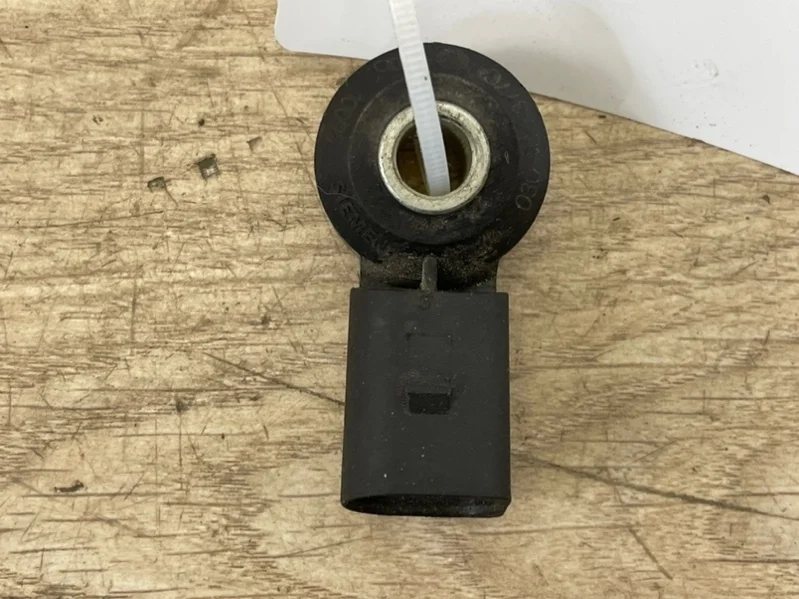 Датчик детонации VW Touareg 2 2010-2018 7P