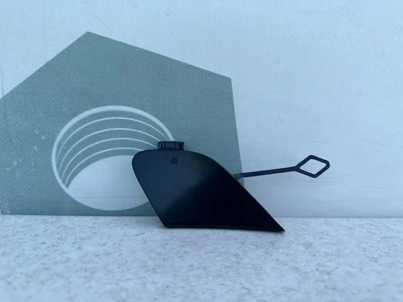 Заглушка буксировочного крюка передний бампер Mercedes-benz W222